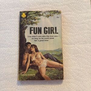 Vintage sleeve Fun Girl by Grant Corgan Vintage Paperback - 1905’s erotic book